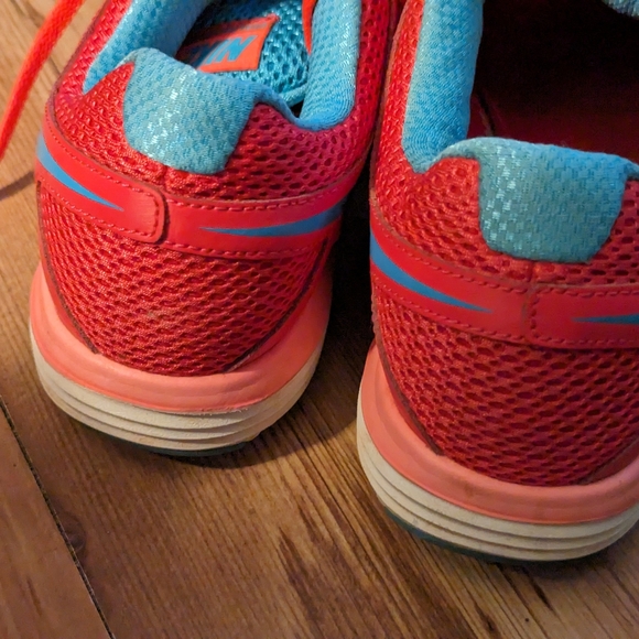 Nike Dual Fusion Lite Women's Walking Running Sneakers Red Orange Size 8 - Picture 3 of 8